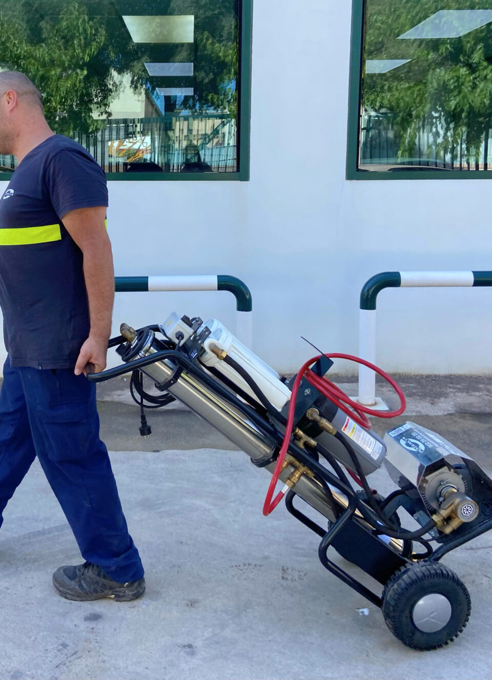 Equipo de limpieza con agua pura - Alquiler de Maquinaria